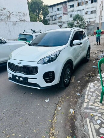 location-de-voitures-4x4-et-tourisme-hyundai-accent-avante-tucson-kia-in-djibouti-big-0