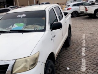 a-louer-toyota-hilux-2013-d2-diesel-in-djibouti