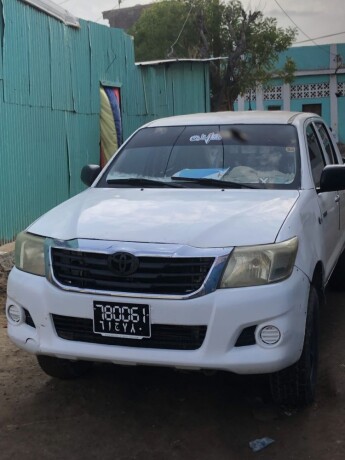 a-louer-toyota-hilux-2013-d2-diesel-in-djibouti-big-0