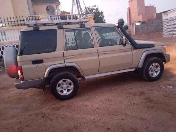 toyota-hardtop-2023-diesel-transmission-manuel-28-000-km-big-1