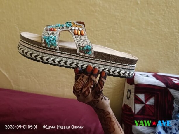 sandales-plates-decorees-nouveautes-immanquables-sur-yawaaye-big-0