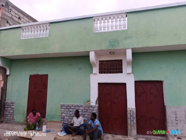 louez-votre-maison-f4-carrelee-avec-eau-electricite-prix-negociable-sur-yawaaye-big-0