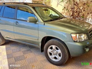 toyota-highlander-parfait-etat-ideal-pour-familles-yawaaye