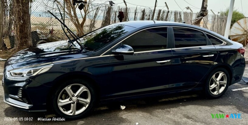 2018-hyundai-sonata-sleek-style-reliability-awaits-you-on-yawaaye-big-0