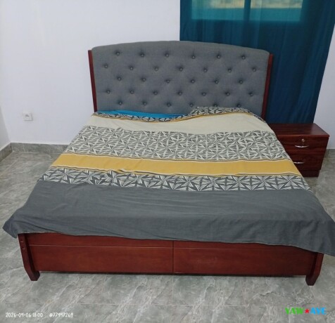 chambre-a-coucher-complete-en-excellent-etat-style-et-confort-a-prix-imbattable-big-1