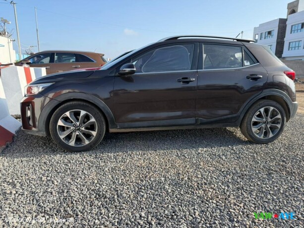 kia-stonic-diesel-low-mileage-fully-functional-ac-perfect-for-your-next-adventure-big-1