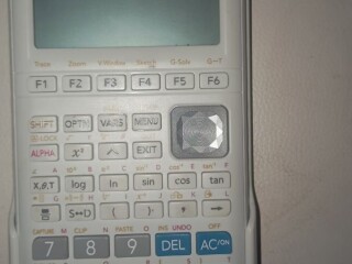 nouvelle-calculatrice-graphique-performances-elevees-pour-etudiants-et-professionnels