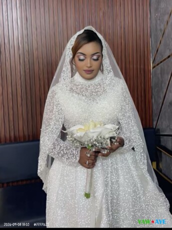 robe-de-mariee-neuve-4-styles-eblouissants-tailles-variees-disponibles-sur-yawaaye-big-0