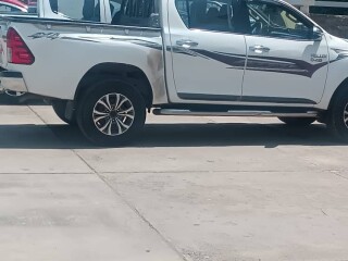 2018-toyota-hilux-automatic-diesel-ac-perfect-for-adventure