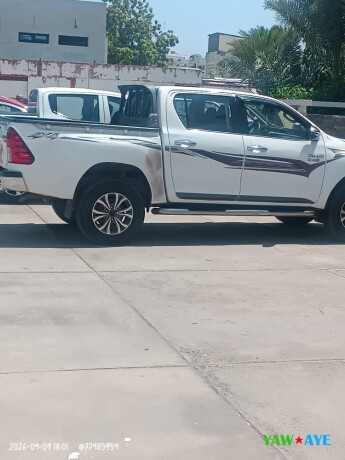 2018-toyota-hilux-automatic-diesel-ac-perfect-for-adventure-big-1