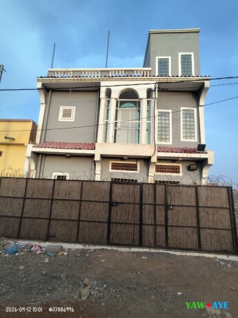 charmante-maison-f4-avec-balcon-et-terrasse-a-louer-a-barwaqo-phase-2-ne-ratez-pas-big-0