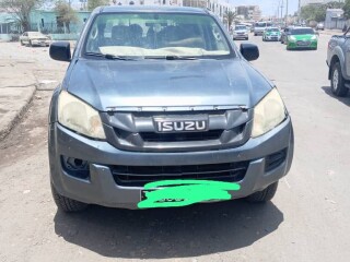 isuzu-climatise-en-excellent-etat-conduisez-le-confort-avec-yawaaye