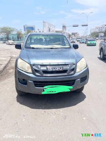 isuzu-climatise-en-excellent-etat-conduisez-le-confort-avec-yawaaye-big-0