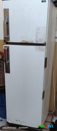 refrigerateur-economique-et-propre-presque-neuf-pret-a-utiliser-big-0