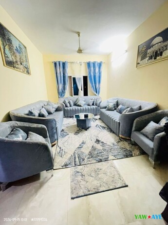 salon-de-luxe-a-vendre-accessoires-haut-de-gamme-et-finitions-elegantes-big-1