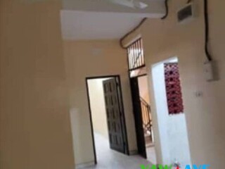 charmant-f2-a-wadajir-appartement-complet-et-pres-de-toutes-commodites