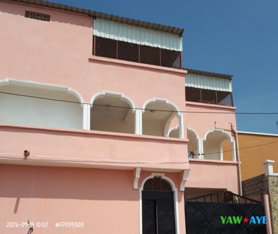 louez-un-appartement-f4-spacieux-avec-veranda-a-pk12-confort-et-espace-big-1