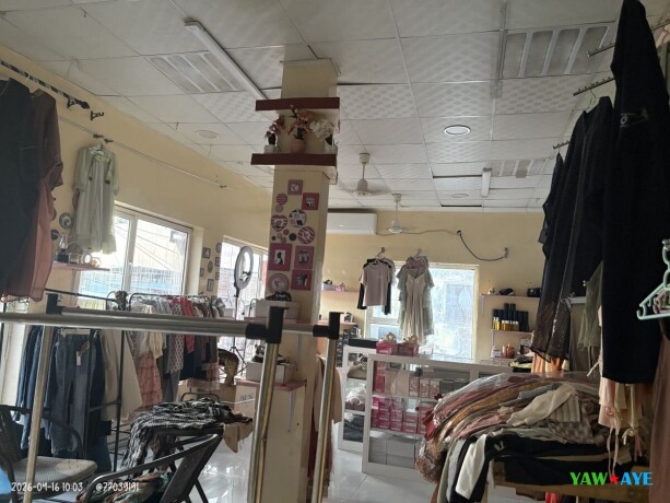 charming-boutique-for-sale-in-prime-q1-location-free-air-conditioning-included-big-0