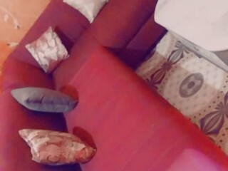 salon-moderne-confortable-comme-neuf-transformez-votre-espace-sur-yawaaye