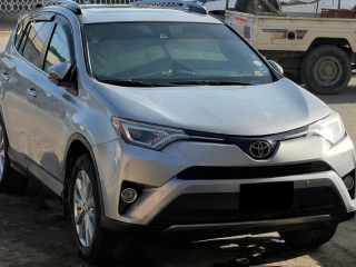 toyota-rav4-2017-limited-awd-en-parfait-etat