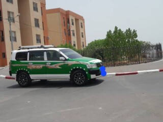 taxi-toyota-probox-2016-automatique-economique-depart-imminent