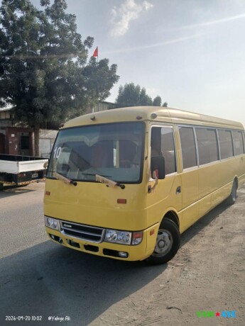 mitsubishi-rosa-2-bus-35-comfortable-seats-for-reliable-group-travel-big-0