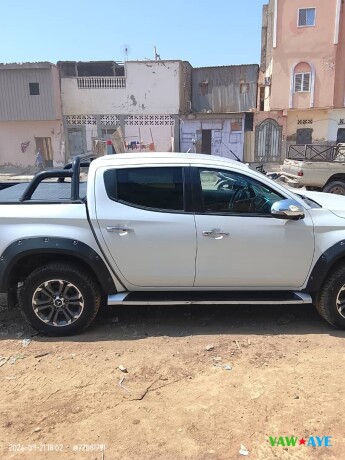 low-mileage-mitsubishi-l200-triton-diesel-automatic-only-25300-km-big-1