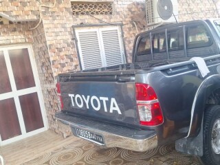 toyota-hilux-2015-climatisee-entretien-irreprochable