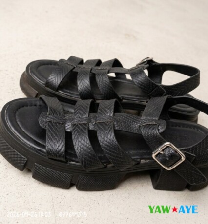 bottines-noires-femme-taille-39-style-elegant-negociable-sur-yawaaye-big-1