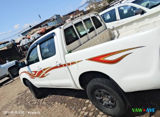 2009-toyota-hilux-in-excellent-condition-grab-this-reliable-truck-on-yawaaye-big-1