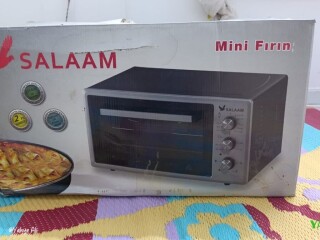 delicious-mini-cakes-set-of-4-brand-new-perfect-for-any-occasion