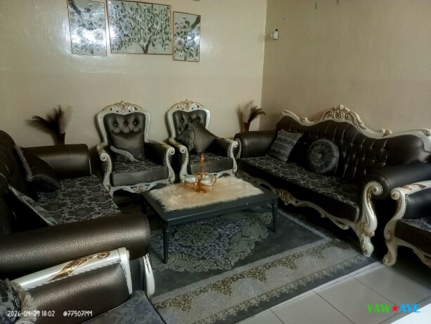 salon-elegant-canapes-et-fauteuils-comme-neufs-a-saisir-sur-yawaaye-big-0