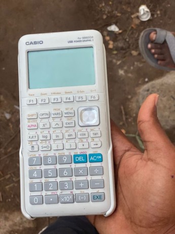 calculatrice-python-en-parfait-etat-big-1