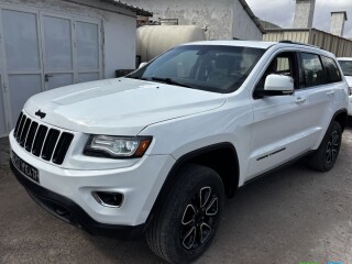 adventure-ready-4x4-jeep-grand-cherokee-perfect-for-off-road-thrills
