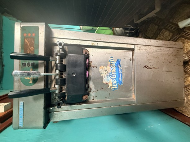 machine-a-glace-en-excellent-etat-big-1