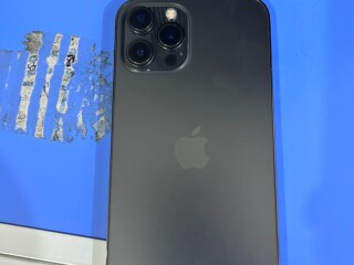 iphone-12-pro-max-avec-accessoires-inclus-prix-negociable