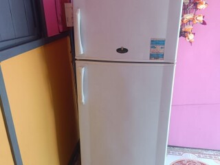 refrigerateur-double-porte-fonctionnel-etat-impeccable-a-saisir-sur-yawaaye