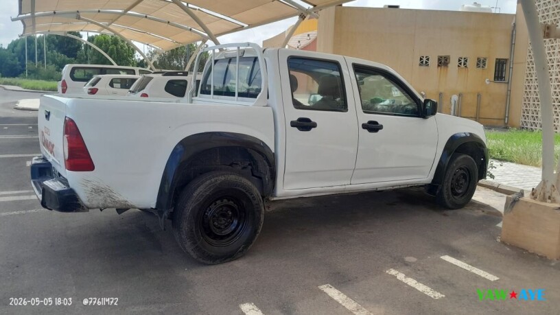 isuzu-d-max-ancien-modele-robuste-fiable-et-pret-pour-laventure-sur-yawaaye-big-1