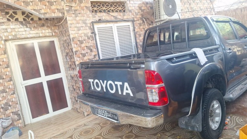 toyota-hilux-2015-climatisee-entretien-irreprochable-big-1