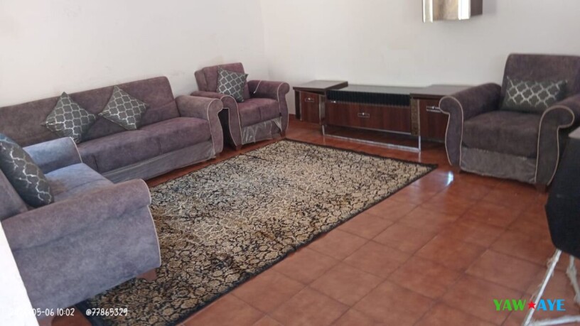 salon-neuf-a-vendre-etat-impeccable-utilise-seulement-1-mois-sur-yawaaye-big-0