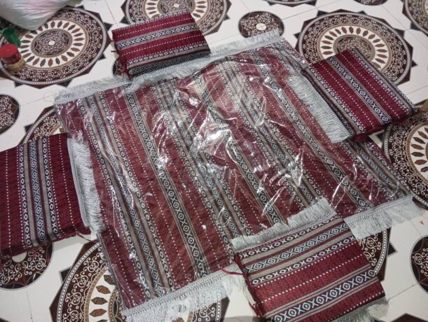 tapis-pour-iftar-avec-oreillers-et-rideaux-sur-commande-big-0