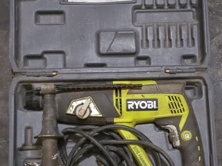 perceuse-robuste-de-marque-francaise-a-petit-prix