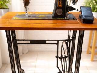 machine-a-coudre-abu-yussuf-3-mois-dutilisation-table-incluse