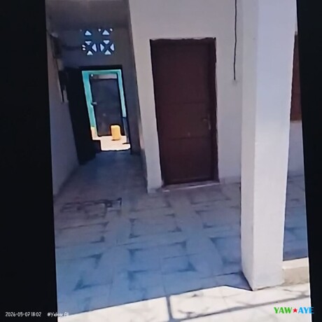 spacious-4-bedroom-home-with-verandas-in-cheikh-osman-perfect-family-retreat-big-0