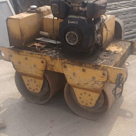 compacteur-manuel-a-deux-rouleaux-big-0