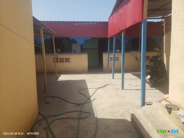 charmante-maison-2-chambres-avec-spacieuse-cour-pres-de-cite-hamdani-a-saisir-big-1