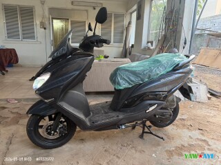 neuf-scooter-suzuki-burgman-125-confort-fiabilite-japonaise-a-saisir-sur-yawaaye