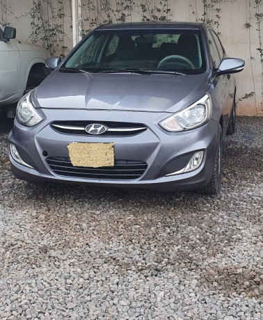 hyundai-accent-essence-economique-et-confortable-big-0