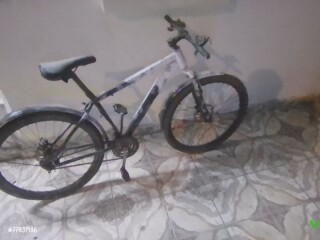velo-retro-renove-sans-frein-ideal-pour-balades-a-yawaaye