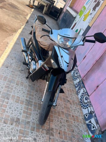 moto-110-en-excellent-etat-fiable-et-prete-a-rouler-sur-yawaaye-big-1
